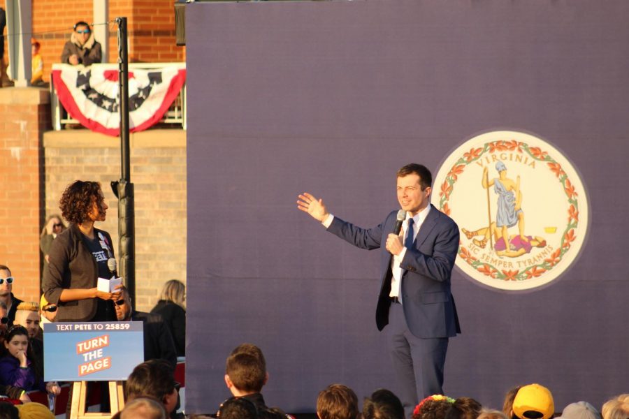 Buttigiegs+planned+town+hall+turned+in+a+to+a+rally+after+such+a+large+turnout.